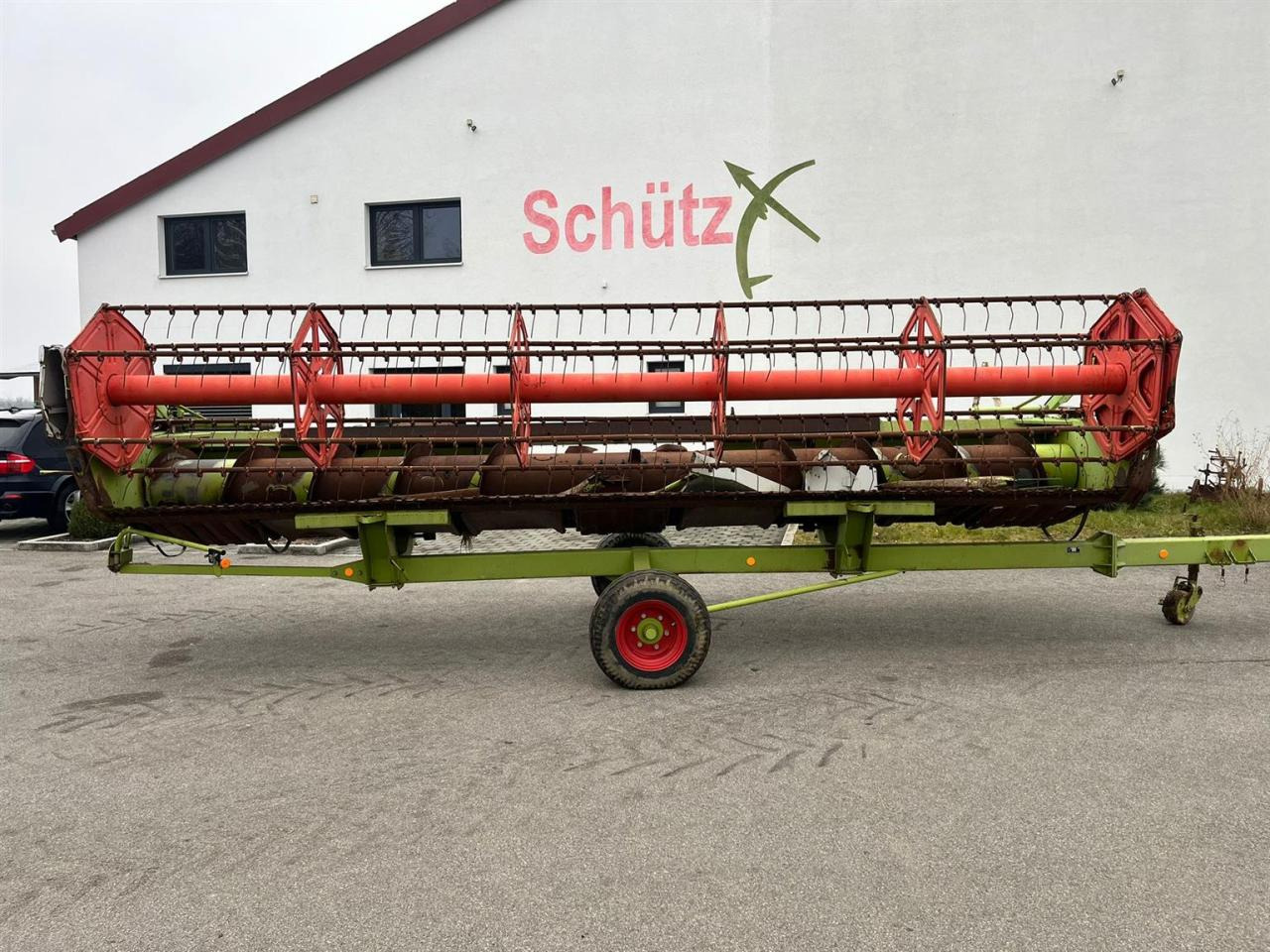 CLAAS Schneidwerk Claas C660 mit Autocontour, Transportwagen - معدات حصادة الأعلاف: صور 1 CLAAS Schneidwerk Claas C660 mit Autocontour, Transportwagen - معدات حصادة الأعلاف: صور 1