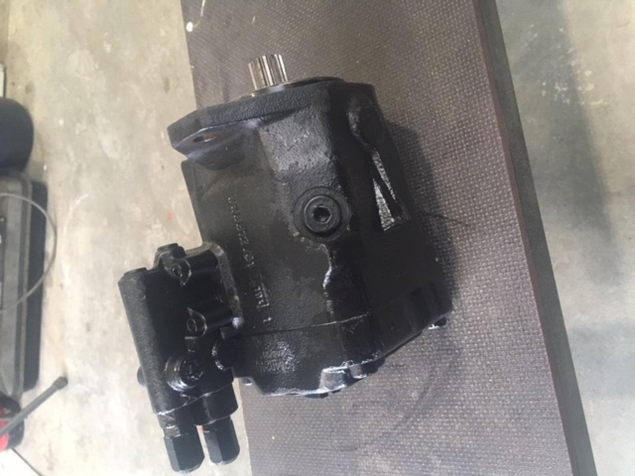 Case-IH Hydraulikp. MX 170 - مضخة هيدروليكية -: صور 1 Case-IH Hydraulikp. MX 170 - مضخة هيدروليكية -: صور 1