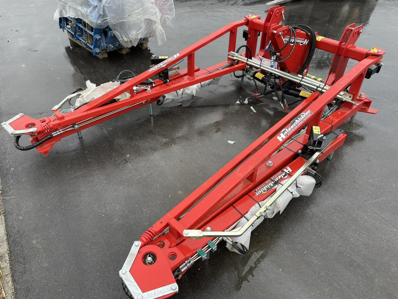 Hatzenbichler Striegel mit hydraulischer Druckverstellung, 12m, Bj. 2023, Hatzenbichler neuwertig - الأمشاط الزراعية: صور 3 Hatzenbichler Striegel mit hydraulischer Druckverstellung, 12m, Bj. 2023, Hatzenbichler neuwertig - الأمشاط الزراعية: صور 3