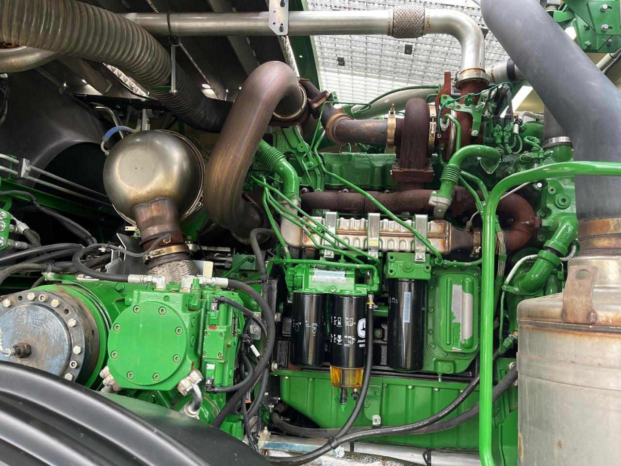 تأجير John Deere 8300i Feldhäcksler, Harvestlap, Pickup, Kemper, erst 910 Betriebsstunden, Baujahr 2018 John Deere 8300i Feldhäcksler, Harvestlap, Pickup, Kemper, erst 910 Betriebsstunden, Baujahr 2018: صور 11 تأجير John Deere 8300i Feldhäcksler, Harvestlap, Pickup, Kemper, erst 910 Betriebsstunden, Baujahr 2018 John Deere 8300i Feldhäcksler, Harvestlap, Pickup, Kemper, erst 910 Betriebsstunden, Baujahr 2018: صور 11