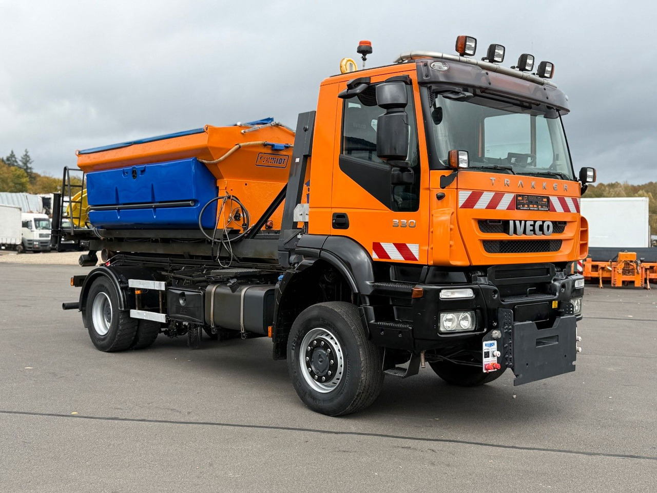 Iveco Trakker 330 EEV Winterdienst Abroll - شاحنة ذات الخطاف: صور 3 Iveco Trakker 330 EEV Winterdienst Abroll - شاحنة ذات الخطاف: صور 3