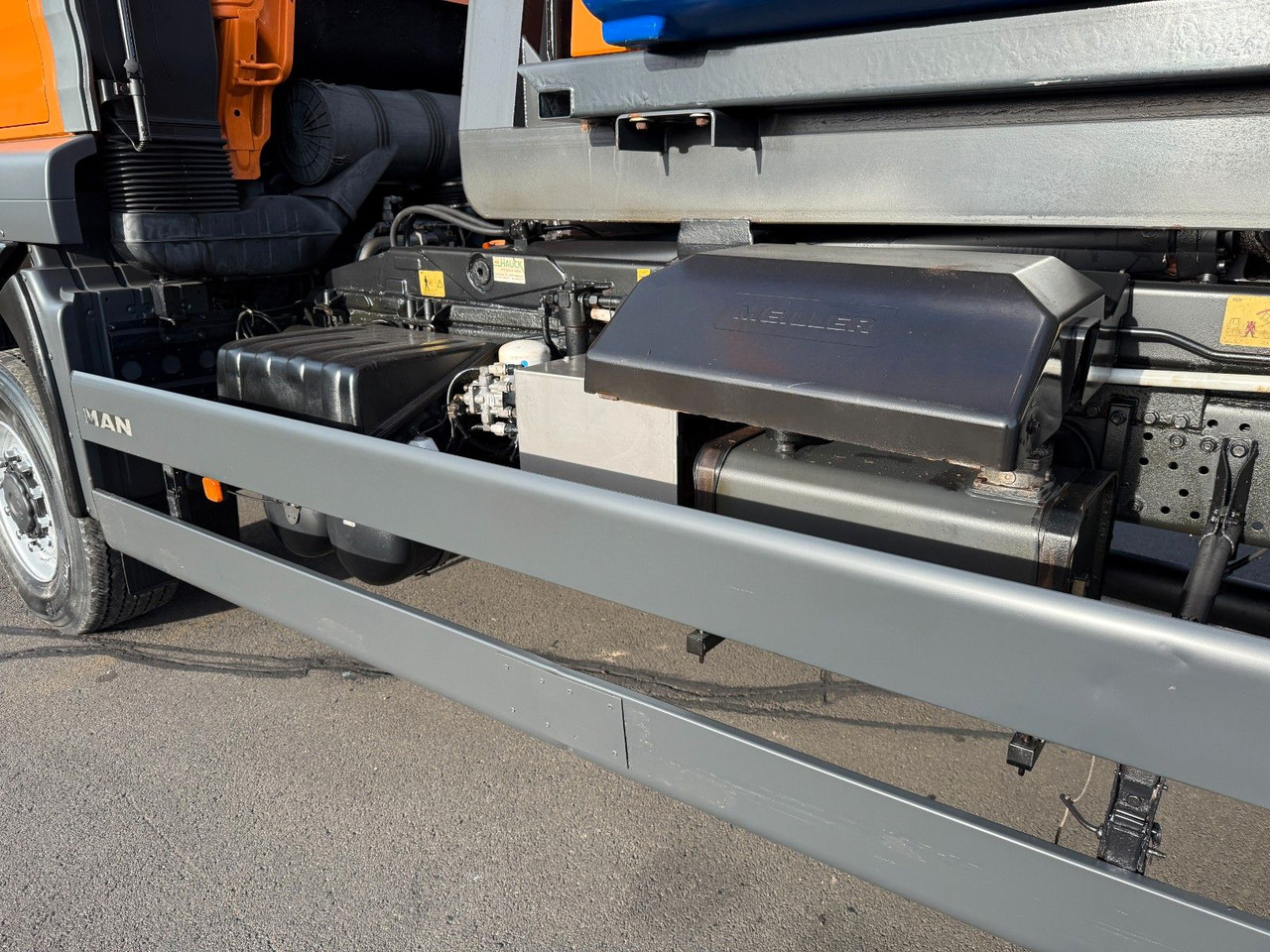 MAN TGA 18.360 4x4 Winterdienst Meiller Abroller - شاحنة ذات الخطاف: صور 4 MAN TGA 18.360 4x4 Winterdienst Meiller Abroller - شاحنة ذات الخطاف: صور 4