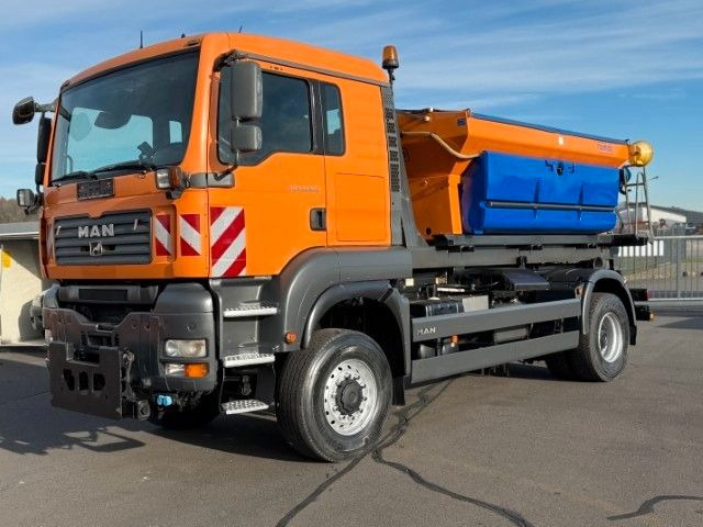 MAN TGA 18.360 4x4 Winterdienst Meiller Abroller - شاحنة ذات الخطاف: صور 1 MAN TGA 18.360 4x4 Winterdienst Meiller Abroller - شاحنة ذات الخطاف: صور 1