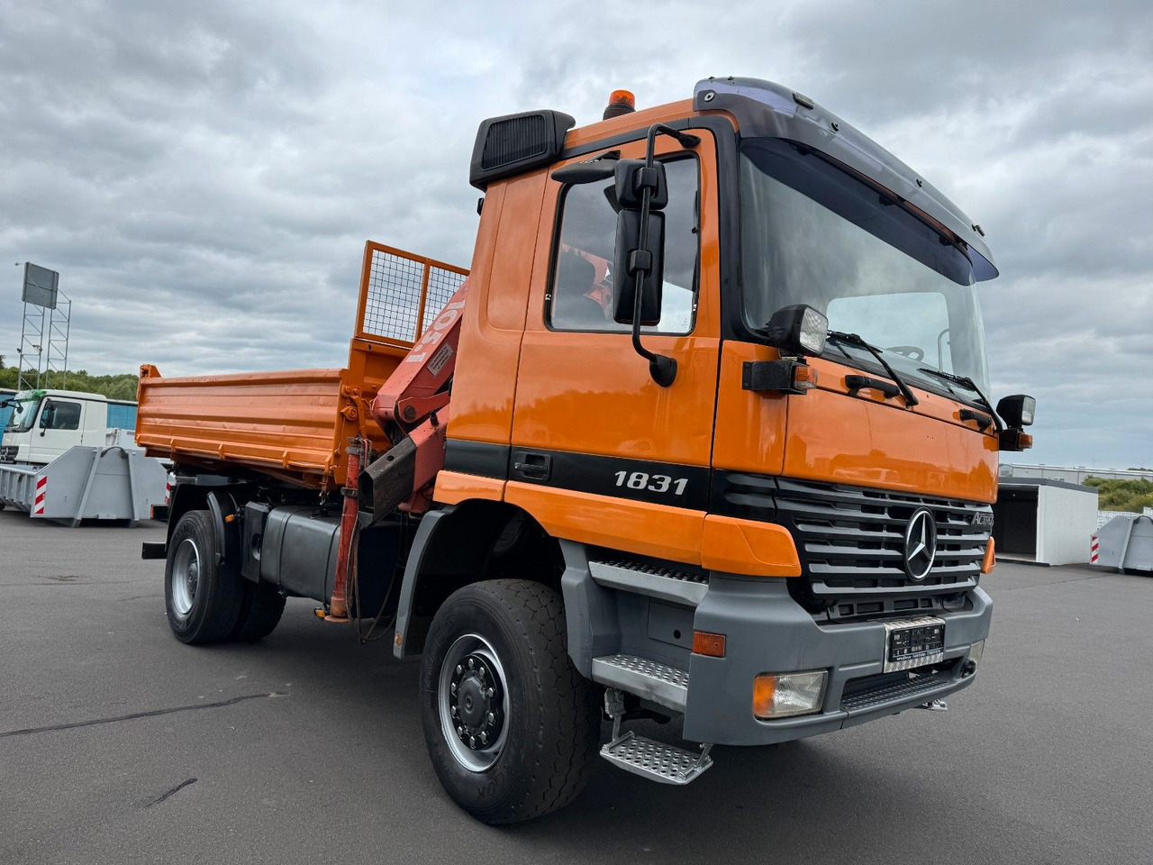 Mercedes-Benz Actros 1831 4x4 Kipper - Kran- Kupplung- Blattfe - قلابات, شاحنة كرين: صور 5 Mercedes-Benz Actros 1831 4x4 Kipper - Kran- Kupplung- Blattfe - قلابات, شاحنة كرين: صور 5