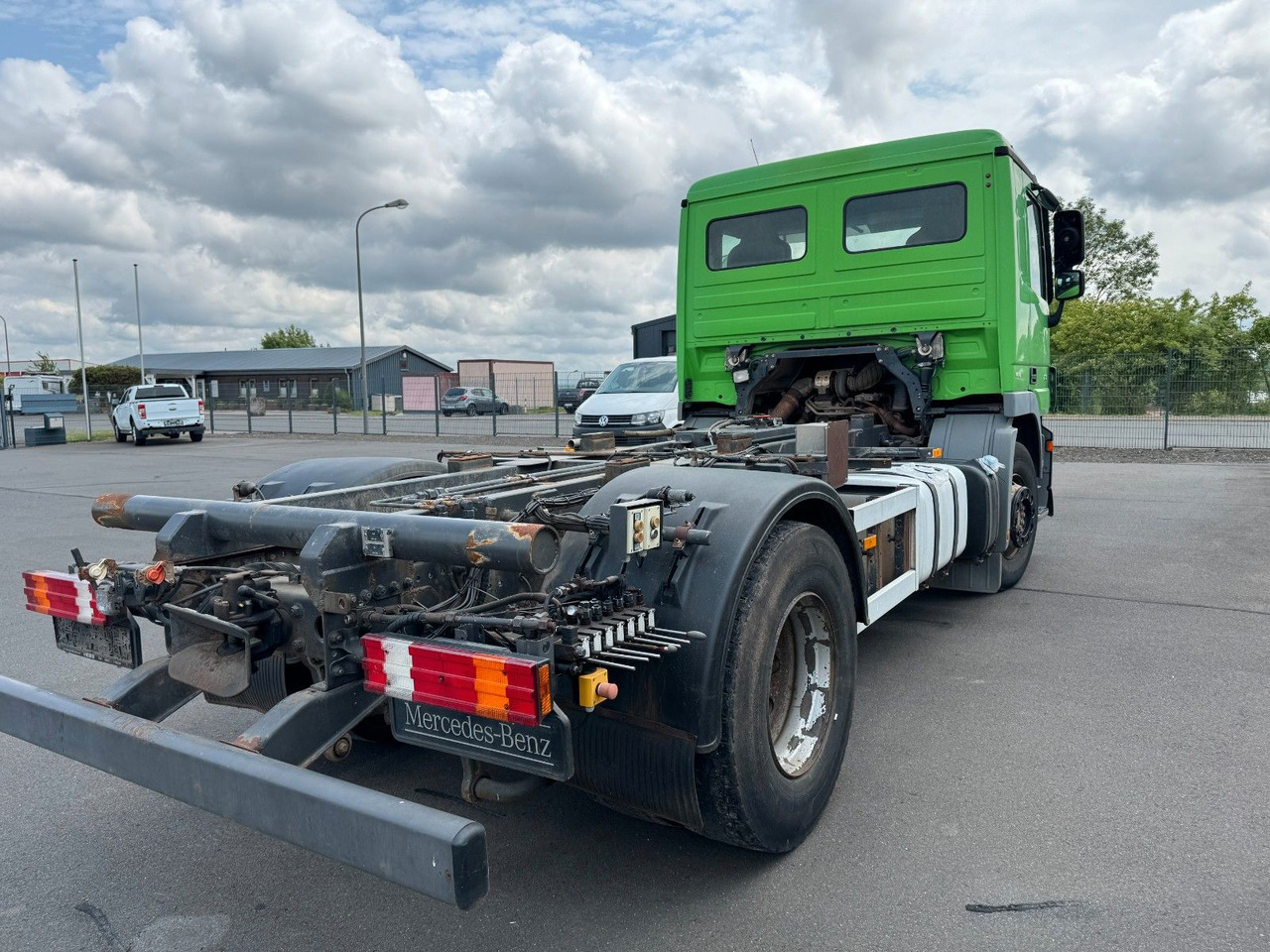 الشاسيه شاحنة Mercedes-Benz Actros 1832 MP 3   Kipperfahrgestell + Klima: صور 9