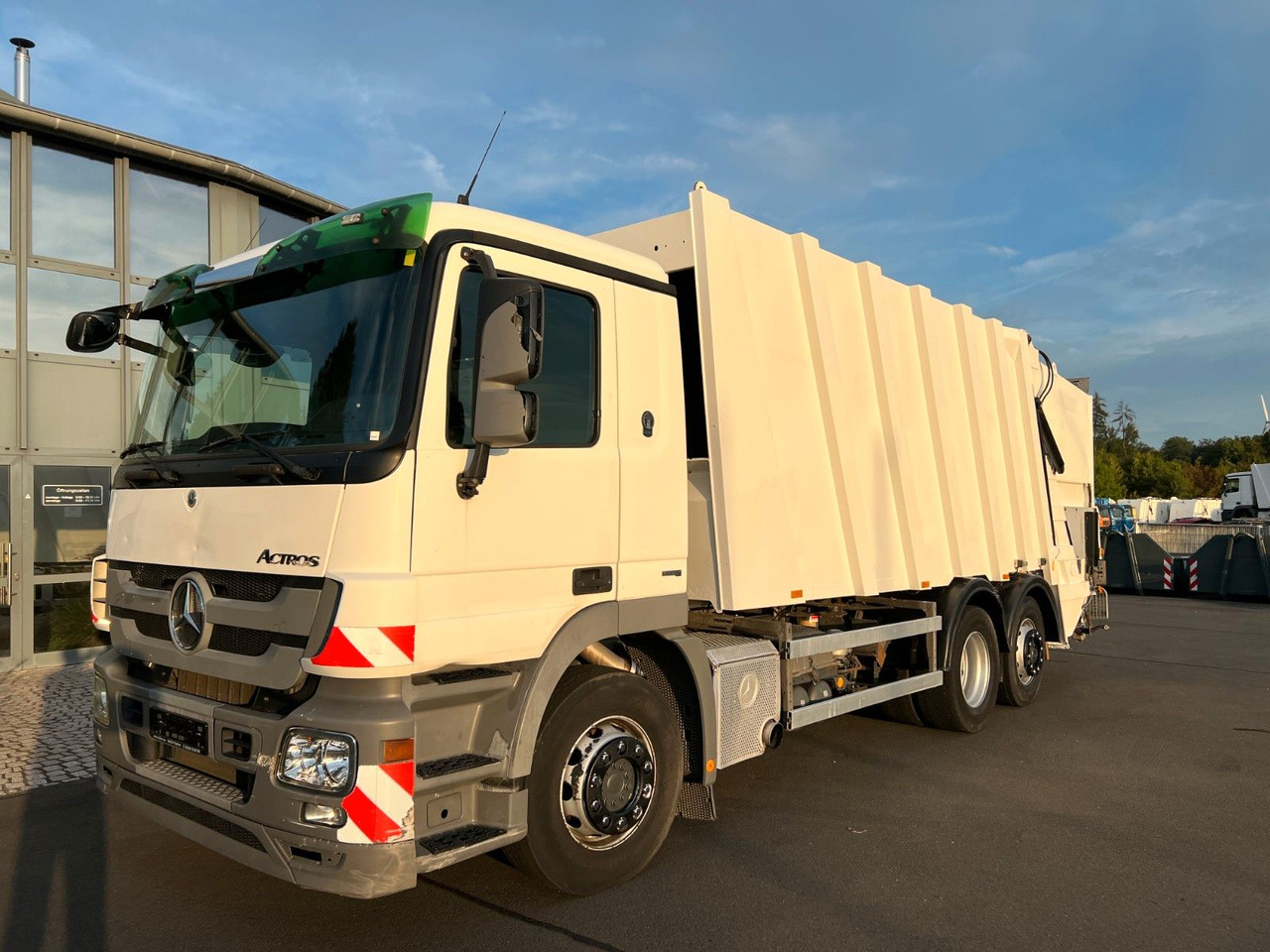 Mercedes-Benz Actros 2532 6x2 MP3 Faun Power Press 524 - شاحنة القمامة: صور 1 Mercedes-Benz Actros 2532 6x2 MP3 Faun Power Press 524 - شاحنة القمامة: صور 1
