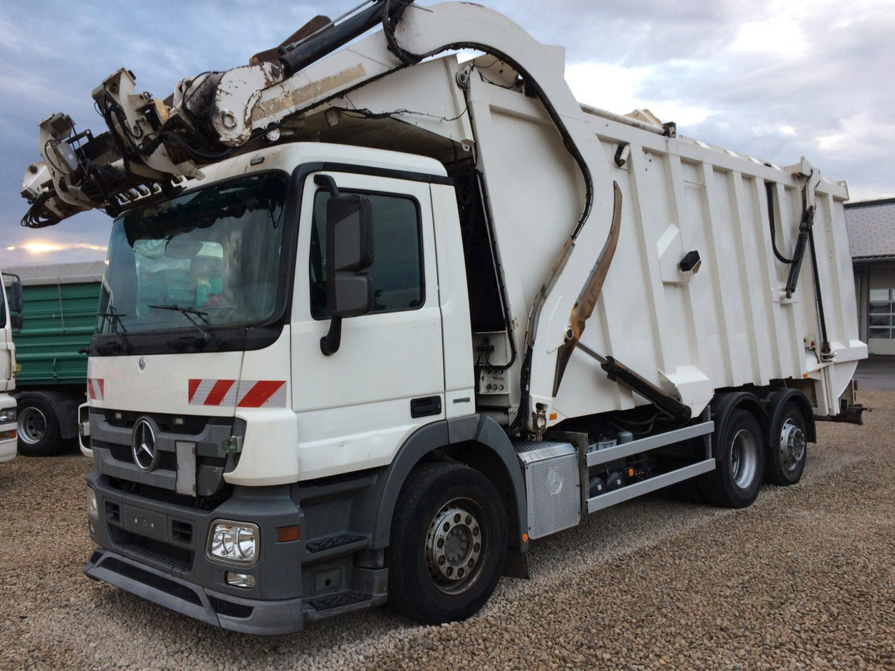 شاحنة القمامة Mercedes-Benz Actros 2532 MP 3 Faun Frontlader 533 Waage Mercedes-Benz Actros 2532 MP 3 Faun Frontlader 533 Waage: صور 8