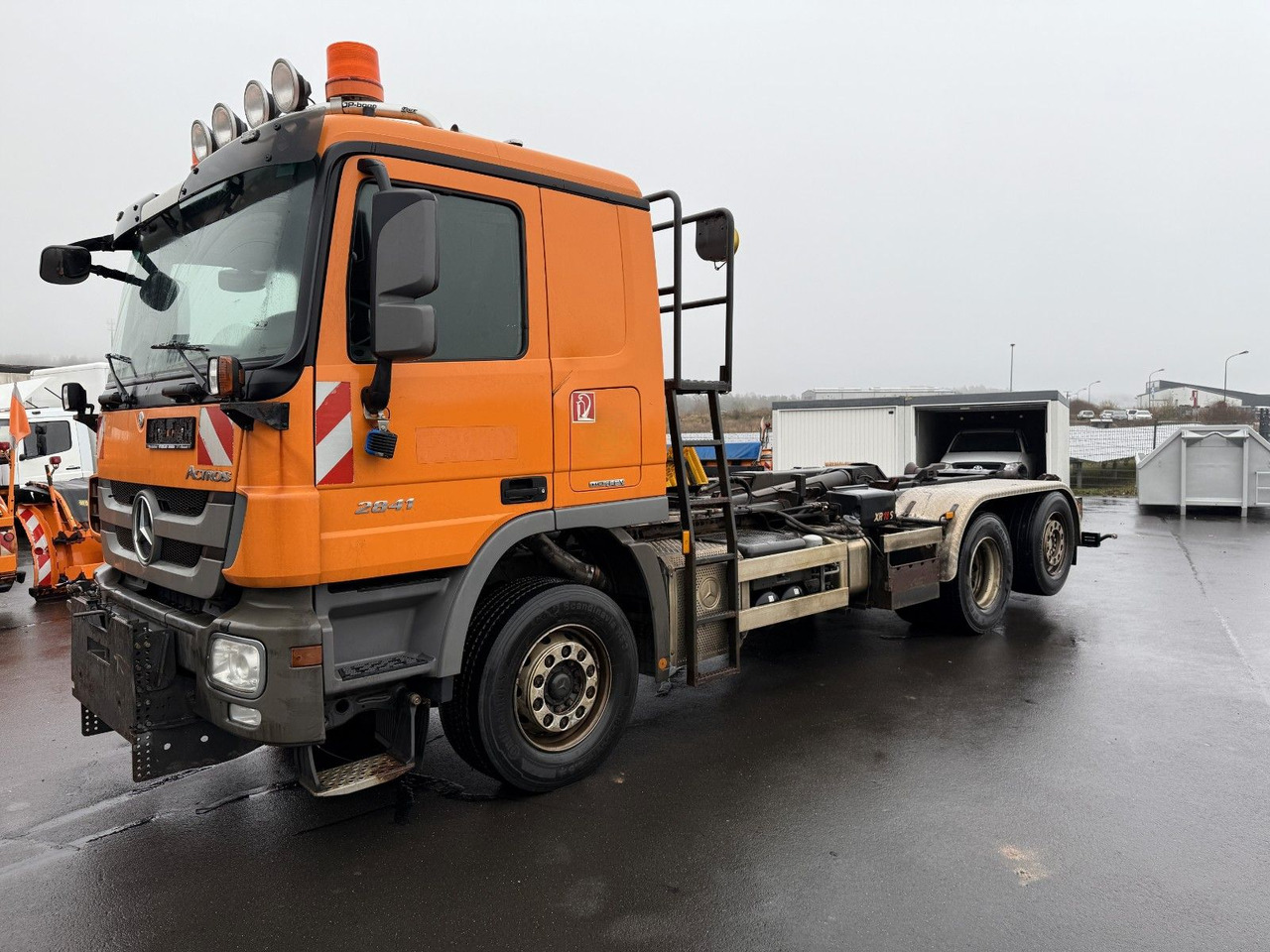 Mercedes-Benz Actros 2841L 6x2 Kranhydraulik Multilift Winterd - شاحنة ذات الخطاف: صور 1 Mercedes-Benz Actros 2841L 6x2 Kranhydraulik Multilift Winterd - شاحنة ذات الخطاف: صور 1