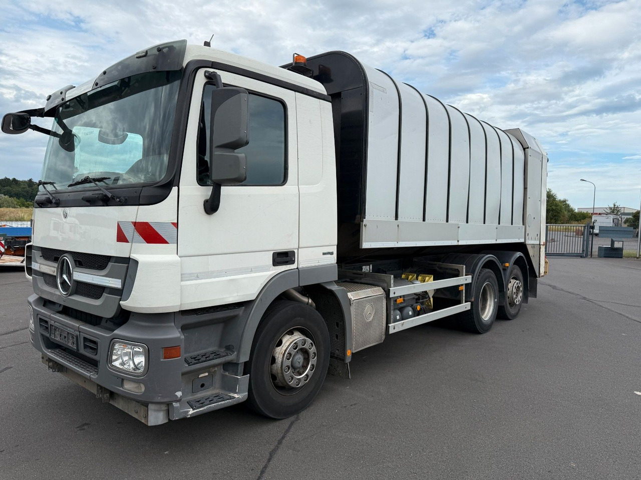 Mercedes-Benz Actros MP3 2532 6x2 Faun Rotorpress 521 - شاحنة القمامة: صور 1 Mercedes-Benz Actros MP3 2532 6x2 Faun Rotorpress 521 - شاحنة القمامة: صور 1
