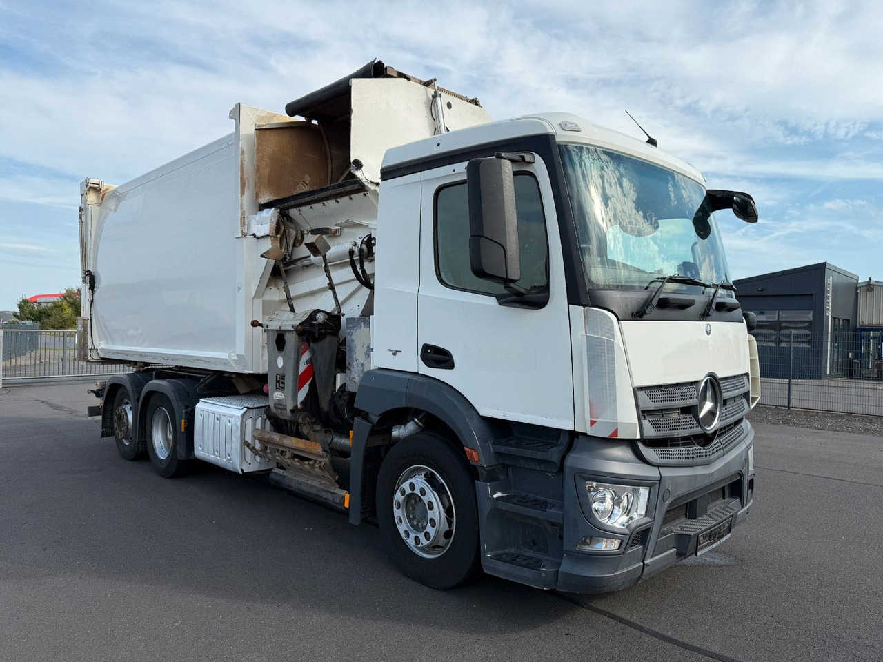 Mercedes-Benz Antos 2533 Seitenlader HS SL- VK- F - شاحنة القمامة: صور 3 Mercedes-Benz Antos 2533 Seitenlader HS SL- VK- F - شاحنة القمامة: صور 3