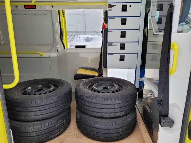 FORD TRANSIT 2,0TDI AMBULANCE KLIMA 4.2018 EURO 6, 3 UNITS - سيارة إسعاف: صور 5 FORD TRANSIT 2,0TDI AMBULANCE KLIMA 4.2018 EURO 6, 3 UNITS - سيارة إسعاف: صور 5