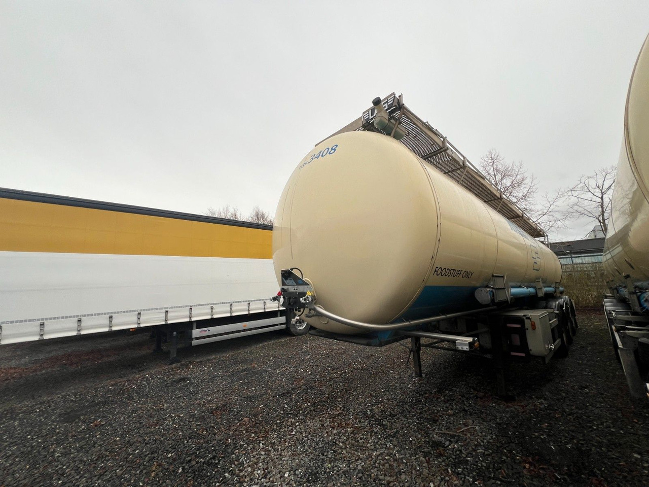 Lag 32000 l Lebensmitteltank mit 3 Kammern, ADR - نصف مقطورة صهريج: صور 2 Lag 32000 l Lebensmitteltank mit 3 Kammern, ADR - نصف مقطورة صهريج: صور 2