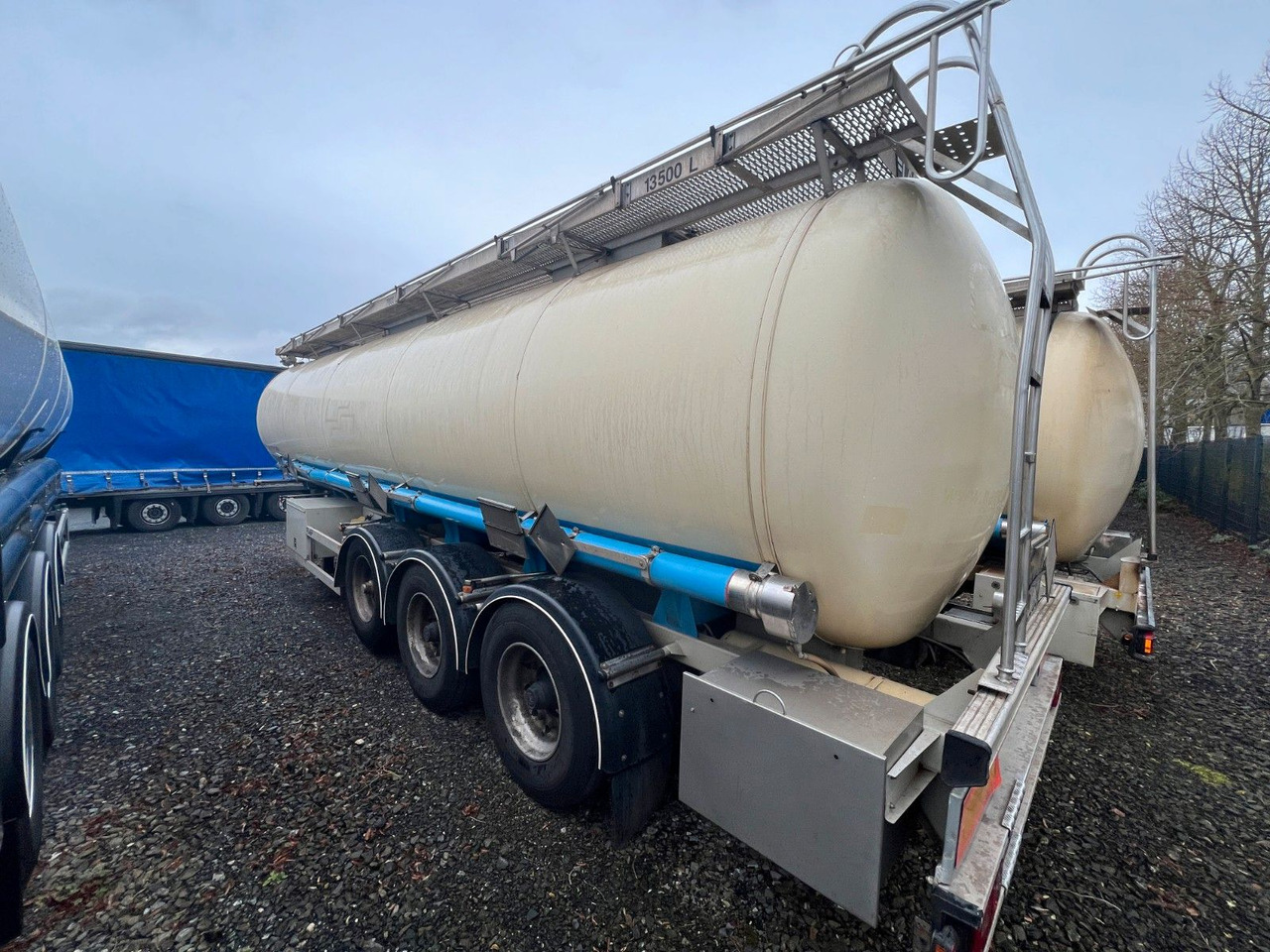 Lag 32000 l Lebensmitteltank mit 3 Kammern, ADR - نصف مقطورة صهريج: صور 5 Lag 32000 l Lebensmitteltank mit 3 Kammern, ADR - نصف مقطورة صهريج: صور 5