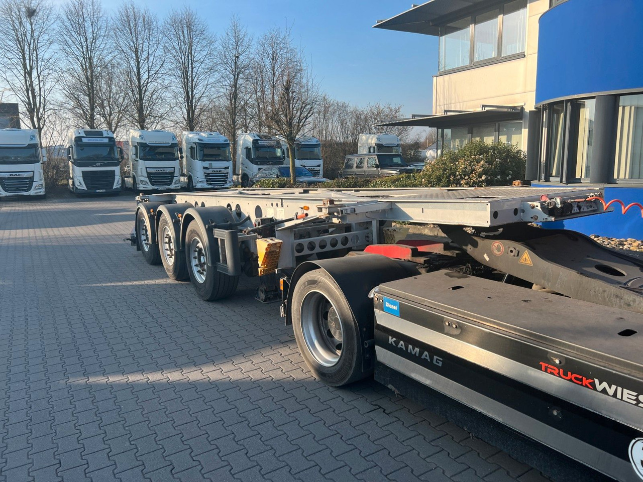 Web Trailer COS-24 AFR, 20ft Chassis Web Trailer COS-24 AFR, 20ft Chassis - شاحنات الحاويات/ جسم علوي قابل للتغيير نصف مقطورة: صور 1 Web Trailer COS-24 AFR, 20ft Chassis Web Trailer COS-24 AFR, 20ft Chassis - شاحنات الحاويات/ جسم علوي قابل للتغيير نصف مقطورة: صور 1