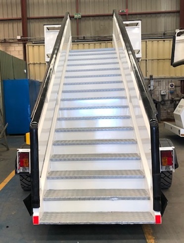EINSA Passenger Stairs EDU Wide - سلالم الطائرة: صور 4 EINSA Passenger Stairs EDU Wide - سلالم الطائرة: صور 4