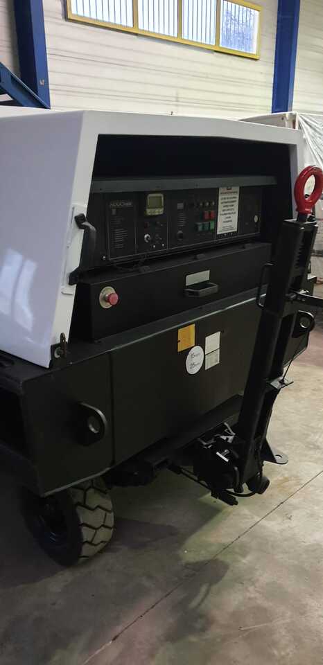 Houchin GPU C690 90KvA+28DC - وحدة الطاقة الأرضية للطائرات: صور 3 Houchin GPU C690 90KvA+28DC - وحدة الطاقة الأرضية للطائرات: صور 3
