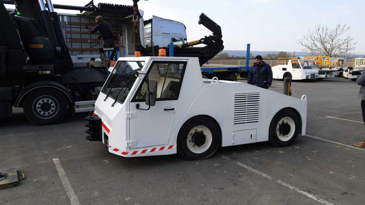 SOVAM K100 - جرارات الطائرات: صور 2 SOVAM K100 - جرارات الطائرات: صور 2