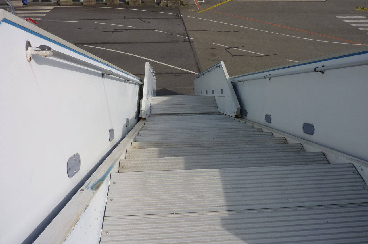 SOVAM Passenger Stairs 1.9 SPS - سلالم الطائرة: صور 5 SOVAM Passenger Stairs 1.9 SPS - سلالم الطائرة: صور 5