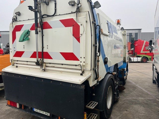 DAF 65 FA65.180 CF - سياره كنس شوارع: صور 2 DAF 65 FA65.180 CF - سياره كنس شوارع: صور 2