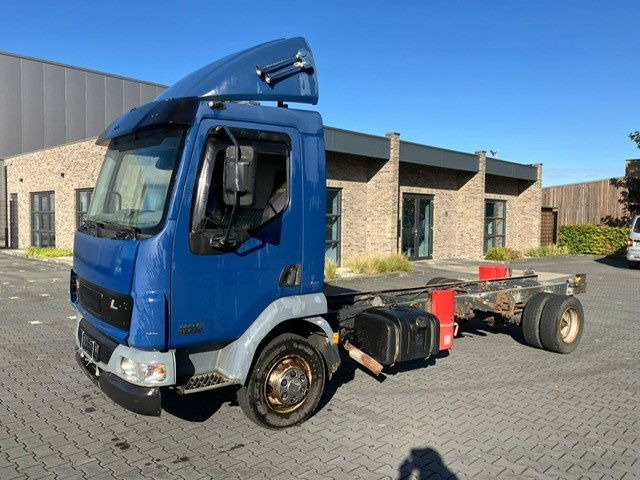DAF LF 220 FA45.220 LF - الشاسيه شاحنة: صور 1 DAF LF 220 FA45.220 LF - الشاسيه شاحنة: صور 1