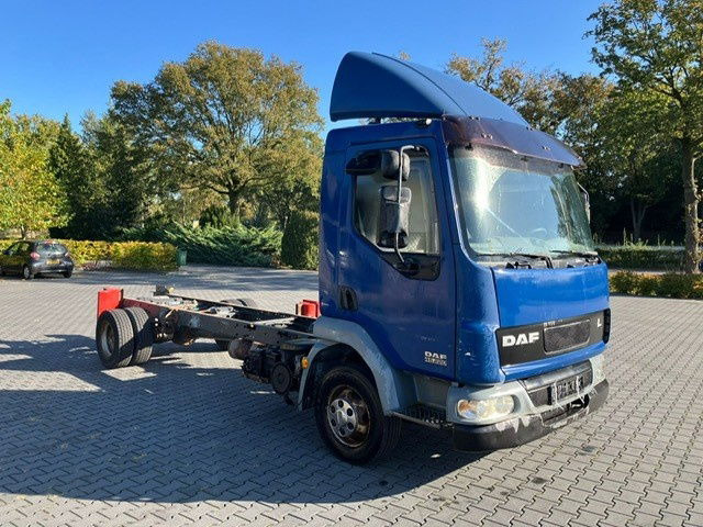 DAF LF 220 FA45.220 LF - الشاسيه شاحنة: صور 2 DAF LF 220 FA45.220 LF - الشاسيه شاحنة: صور 2