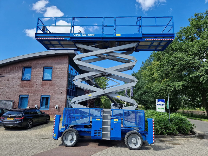 Genie GS-4390 (15,5 mtr werkhoogte) - رافعات مقصية: صور 3 Genie GS-4390 (15,5 mtr werkhoogte) - رافعات مقصية: صور 3