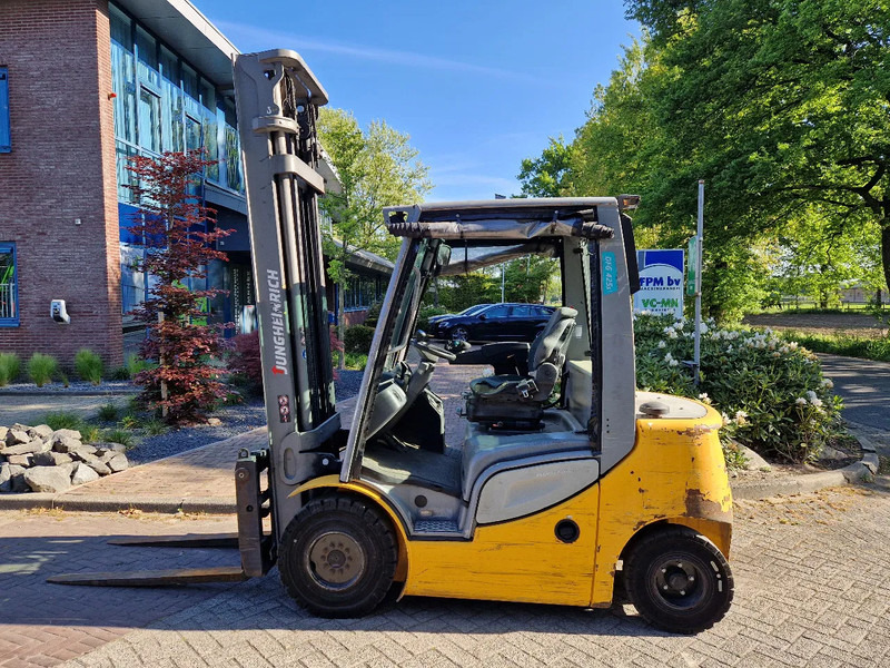 Jungheinrich DFG 425S - رافعة شوكية ديزل: صور 1 Jungheinrich DFG 425S - رافعة شوكية ديزل: صور 1