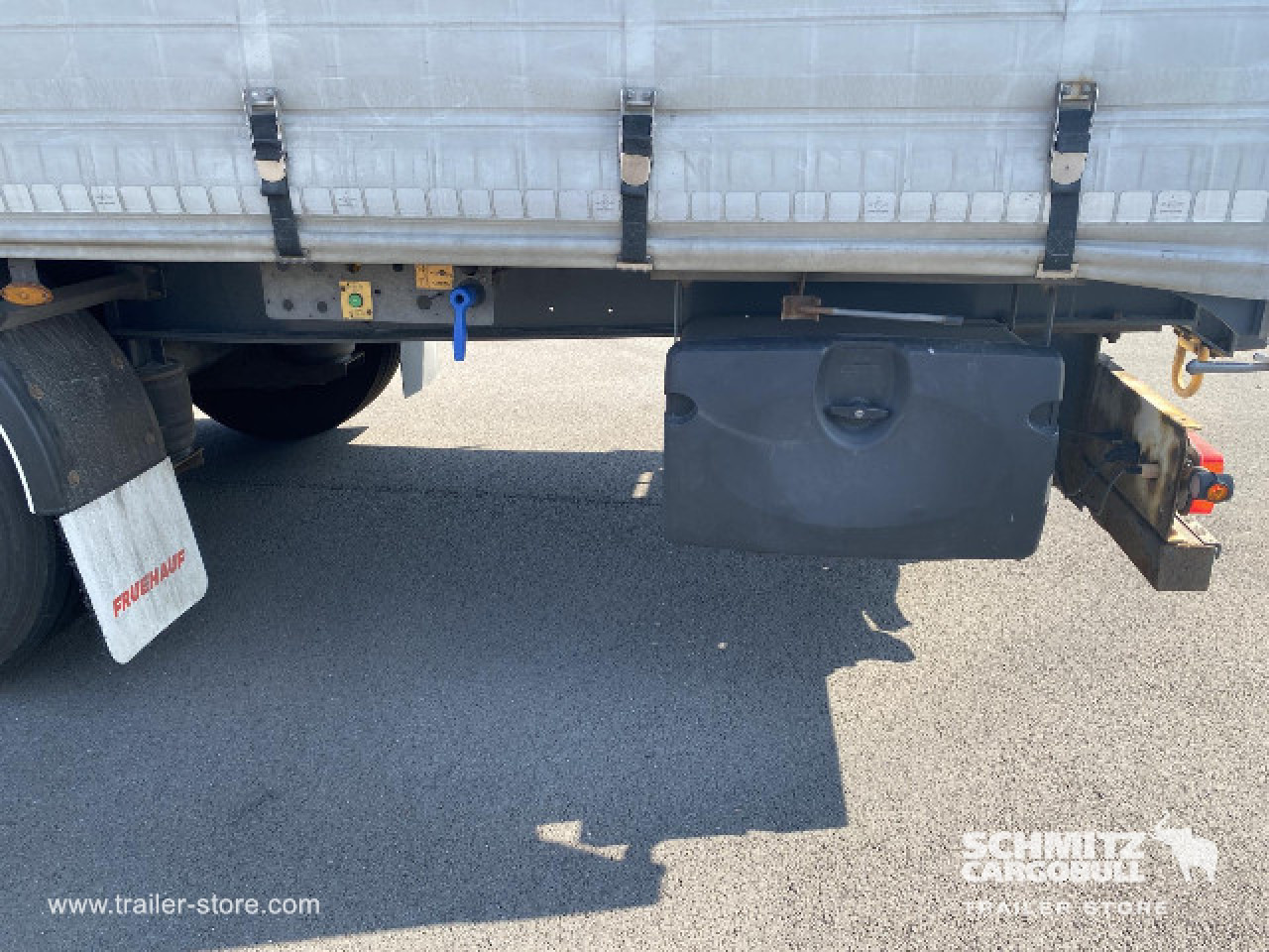 FRUEHAUF Curtainsider Standard Taillift - الخيمة نصف مقطورة: صور 5 FRUEHAUF Curtainsider Standard Taillift - الخيمة نصف مقطورة: صور 5