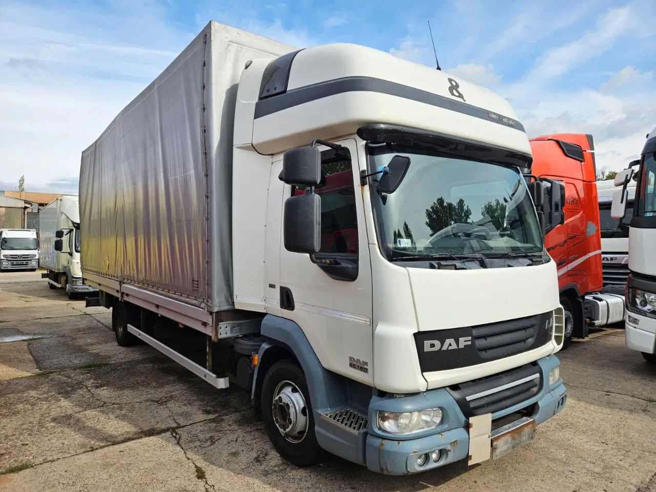 DAF LF 45.180 EEV - More units in stock! - الشاحنات الصغيرة ستائر: صور 3 DAF LF 45.180 EEV - More units in stock! - الشاحنات الصغيرة ستائر: صور 3