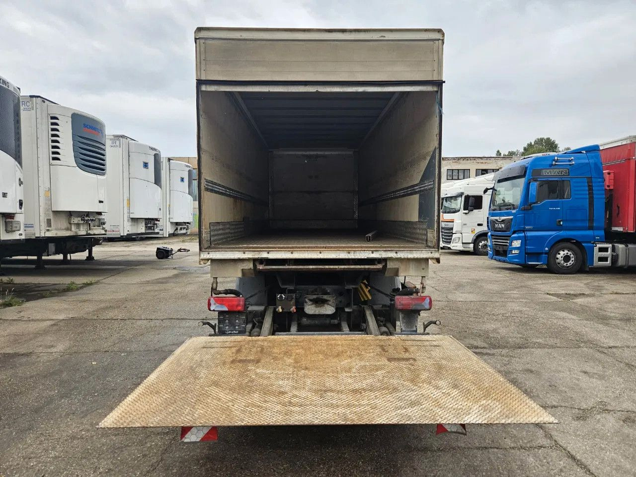 MAN TGA 26.400 BDF Tail Lift Euro5, New Smart2 Tacho - شاحنات الحاويات/ جسم علوي قابل للتغيير شاحنة: صور 5 MAN TGA 26.400 BDF Tail Lift Euro5, New Smart2 Tacho - شاحنات الحاويات/ جسم علوي قابل للتغيير شاحنة: صور 5