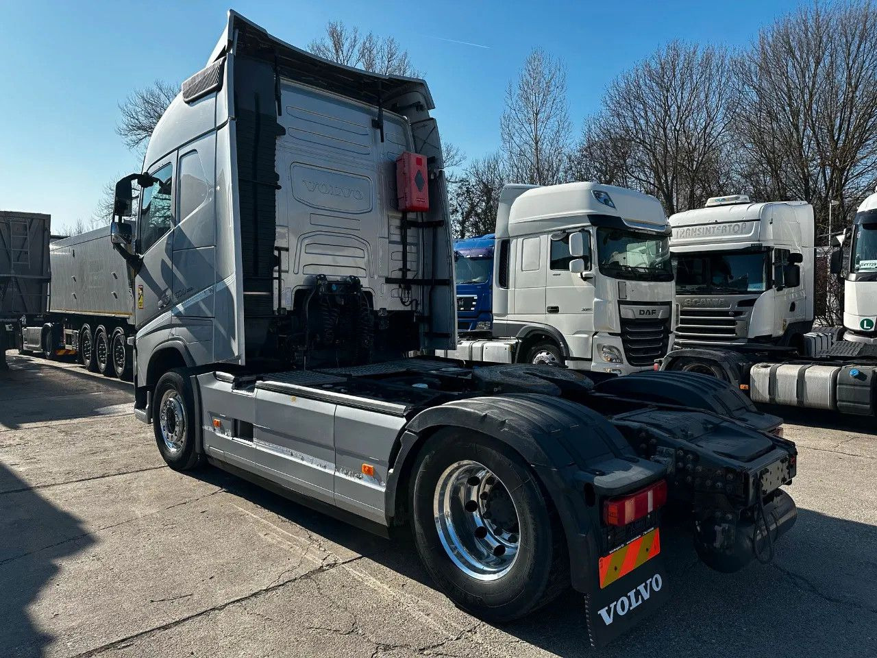 Volvo FH 500 ADR, I-Park, Alloy w. Leather seats, TV s - شاحنة جرار: صور 3 Volvo FH 500 ADR, I-Park, Alloy w. Leather seats, TV s - شاحنة جرار: صور 3