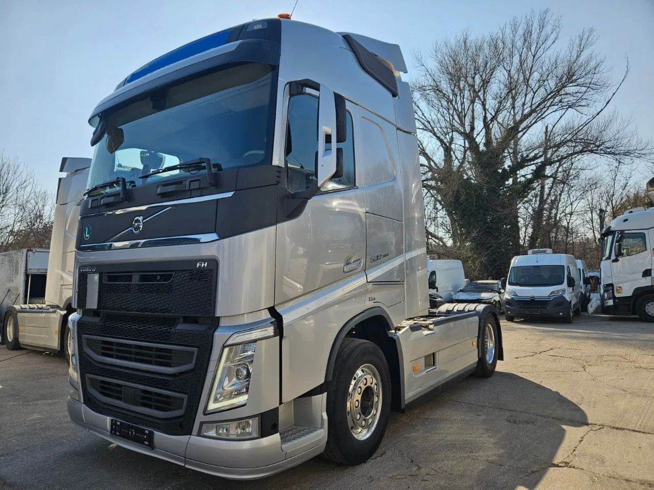 Volvo FH 500 ADR, I-Park, Alloy w. Leather seats, TV s - شاحنة جرار: صور 1 Volvo FH 500 ADR, I-Park, Alloy w. Leather seats, TV s - شاحنة جرار: صور 1