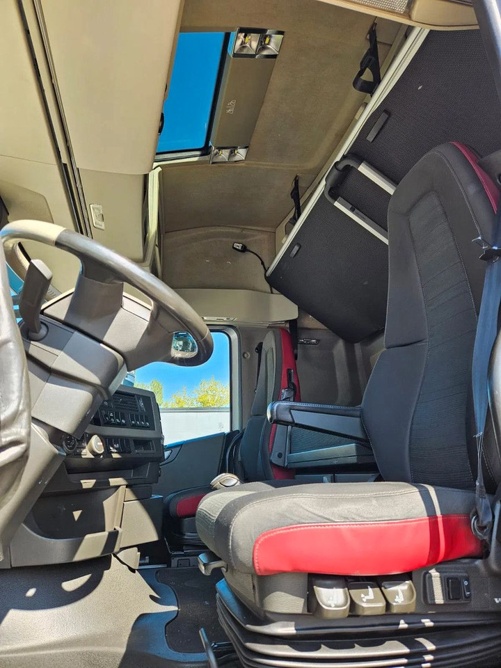 Volvo FH 500 Standard, I Park, ACC, DAS-1 Unit - شاحنة جرار: صور 5 Volvo FH 500 Standard, I Park, ACC, DAS-1 Unit - شاحنة جرار: صور 5