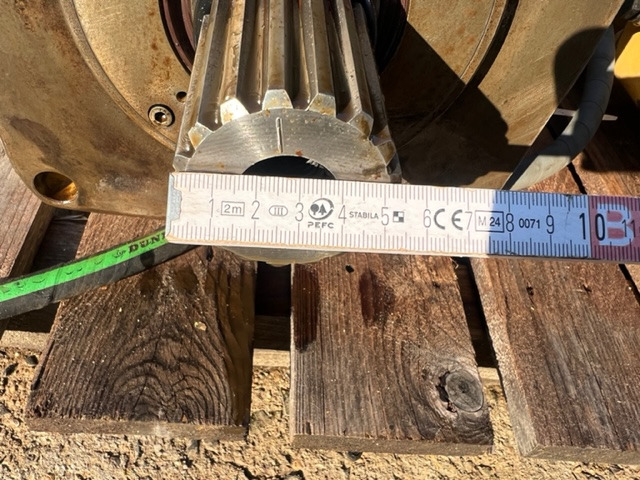 CATERPILLAR - مضخة هيدروليكية - حفارات زحافة: صور 3 CATERPILLAR - مضخة هيدروليكية - حفارات زحافة: صور 3