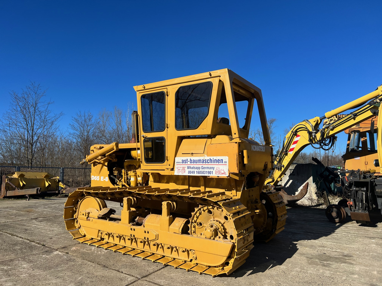 KOMATSU D65-E - بلدوزر: صور 3 KOMATSU D65-E - بلدوزر: صور 3