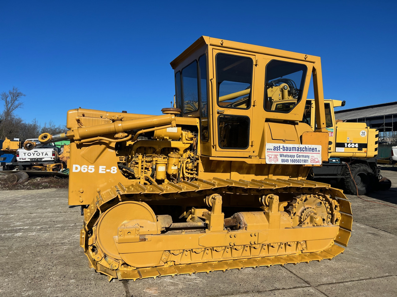 KOMATSU D65-E - بلدوزر: صور 1 KOMATSU D65-E - بلدوزر: صور 1