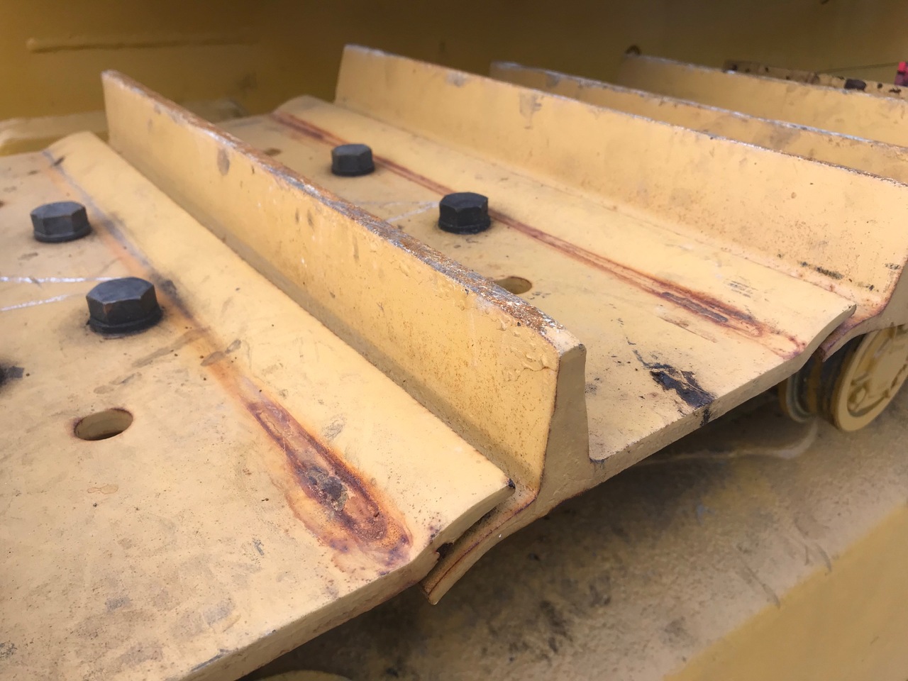 بلدوزر KOMATSU D65EX-12 mit Ripperventil: صور 6 بلدوزر KOMATSU D65EX-12 mit Ripperventil: صور 6