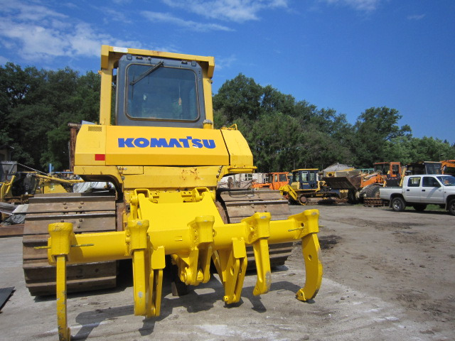 KOMATSU D85PX15 mit 3-Zahn-Ripper - بلدوزر: صور 2 KOMATSU D85PX15 mit 3-Zahn-Ripper - بلدوزر: صور 2