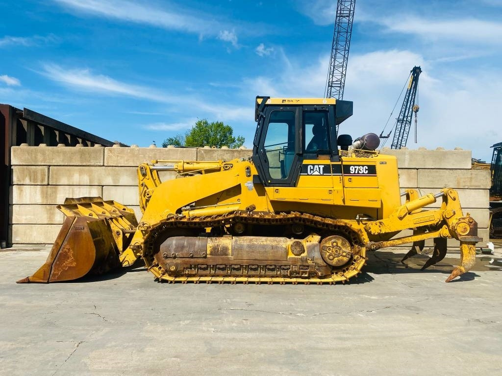 CAT 973 C - اللودر المجنزر: صور 1 CAT 973 C - اللودر المجنزر: صور 1