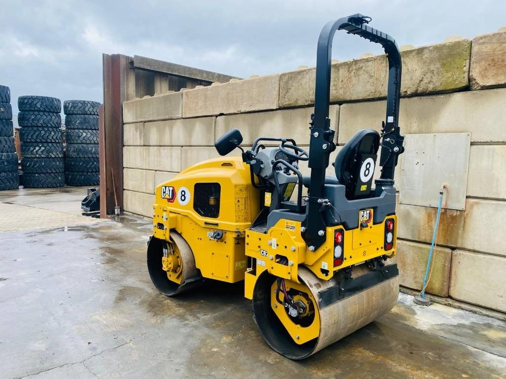 CAT CB 2.7 - مدحلة الأسفلت: صور 5 CAT CB 2.7 - مدحلة الأسفلت: صور 5