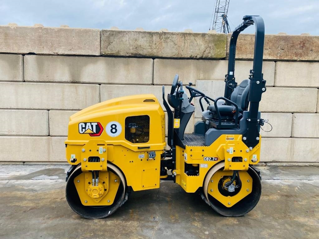 CAT CB 2.7 - مدحلة الأسفلت: صور 1 CAT CB 2.7 - مدحلة الأسفلت: صور 1
