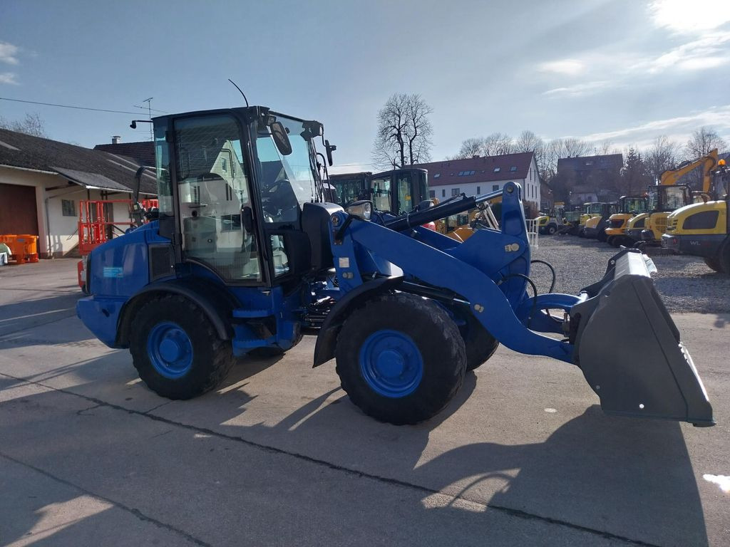 CAT 907H - اللودر بعجل: صور 3 CAT 907H - اللودر بعجل: صور 3
