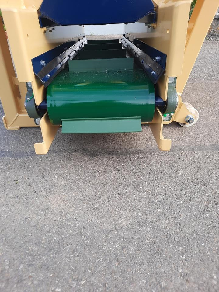 Liegeboxen Einstreugerät Futterverteilgerät Hoflader Radlader Cat - المعدات لتربية الماشية: صور 5 Liegeboxen Einstreugerät Futterverteilgerät Hoflader Radlader Cat - المعدات لتربية الماشية: صور 5