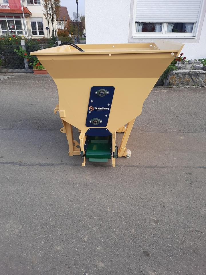 Liegeboxen Einstreugerät Futterverteilgerät Hoflader Radlader Cat - المعدات لتربية الماشية: صور 3 Liegeboxen Einstreugerät Futterverteilgerät Hoflader Radlader Cat - المعدات لتربية الماشية: صور 3