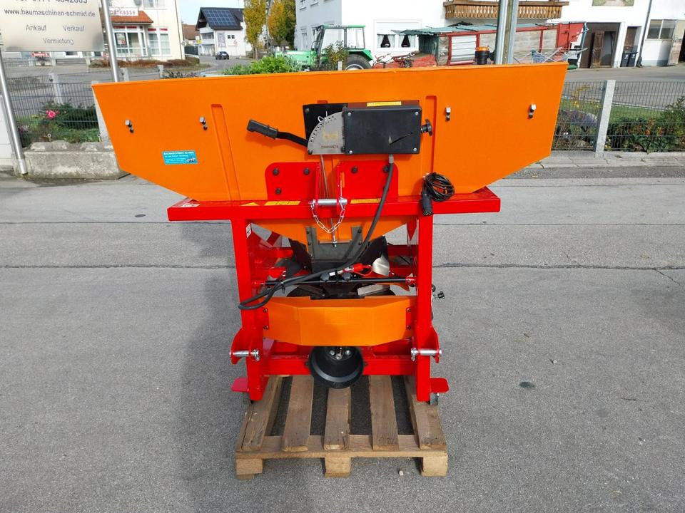 Salzstreuer 550-1200kg Sand Splitt Schlepper Traktor Streuer - الرمال مفرشة: صور 2 Salzstreuer 550-1200kg Sand Splitt Schlepper Traktor Streuer - الرمال مفرشة: صور 2