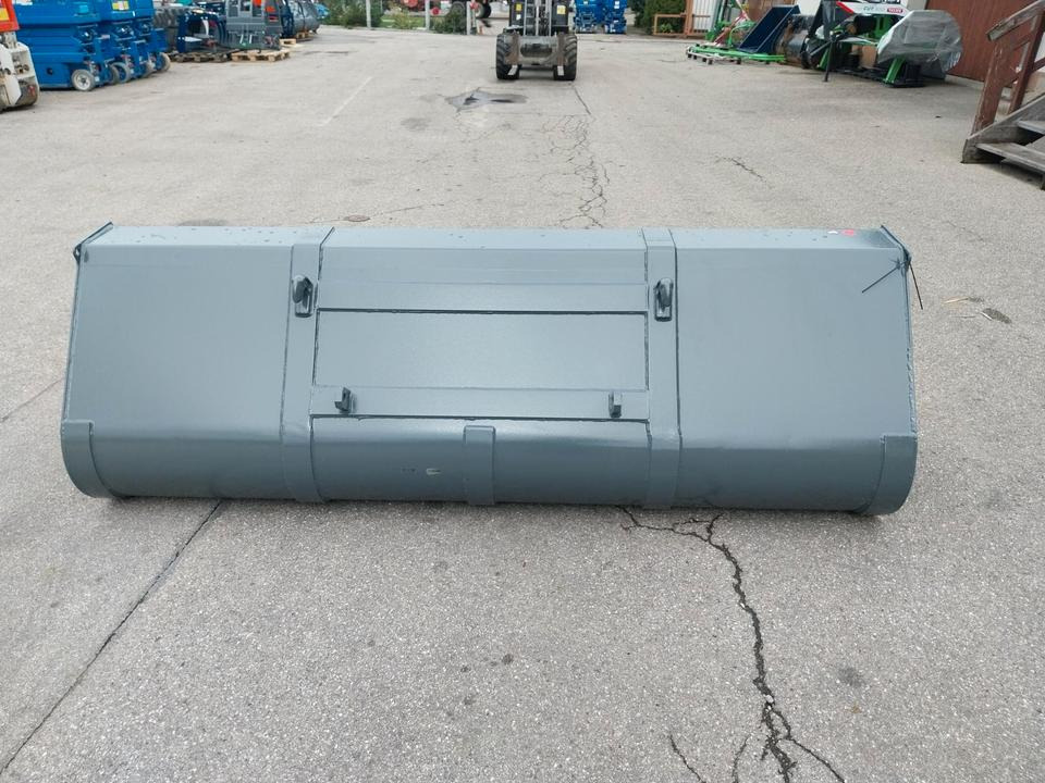 Schaufel 2,4m Euro Volumen Schlepper Frontladerschaufel Fendt - بكت شيول: صور 4 Schaufel 2,4m Euro Volumen Schlepper Frontladerschaufel Fendt - بكت شيول: صور 4