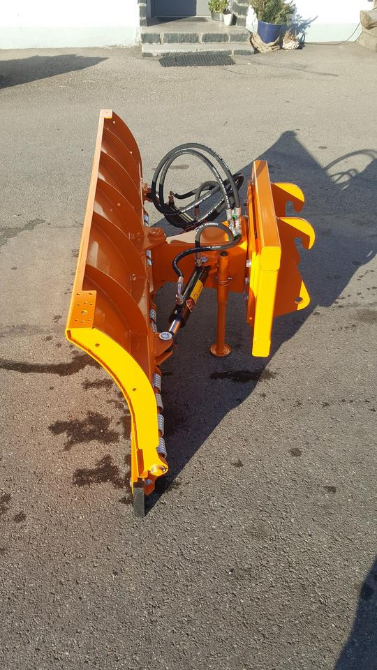 Schneeschild 1,8m John Deere Kommunal Schlepper Radlader Hoflader - كاسحة ثلوج: صور 2 Schneeschild 1,8m John Deere Kommunal Schlepper Radlader Hoflader - كاسحة ثلوج: صور 2