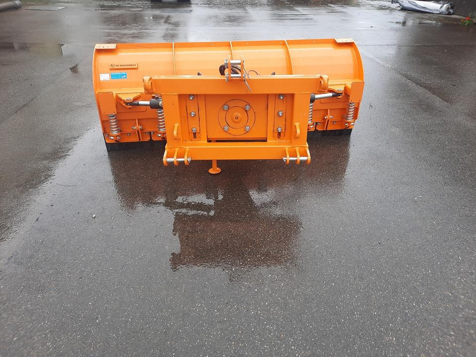 Schneeschild 2,2m Volvo Cat Liebherr Schlepper Radlader Hoflader - كاسحة ثلوج: صور 3 Schneeschild 2,2m Volvo Cat Liebherr Schlepper Radlader Hoflader - كاسحة ثلوج: صور 3