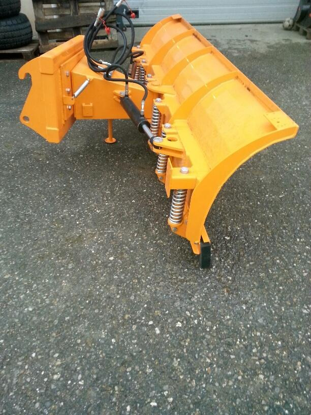 Schneeschild 2,6m Komatsu Liebherr Schlepper Radlader Hoflader - كاسحة ثلوج: صور 4 Schneeschild 2,6m Komatsu Liebherr Schlepper Radlader Hoflader - كاسحة ثلوج: صور 4