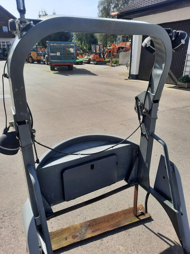 Überrollbügel Kramer 280 Radlader Schutzdach Lader - قطع الغيار - آلات البناء: صور 5 Überrollbügel Kramer 280 Radlader Schutzdach Lader - قطع الغيار - آلات البناء: صور 5